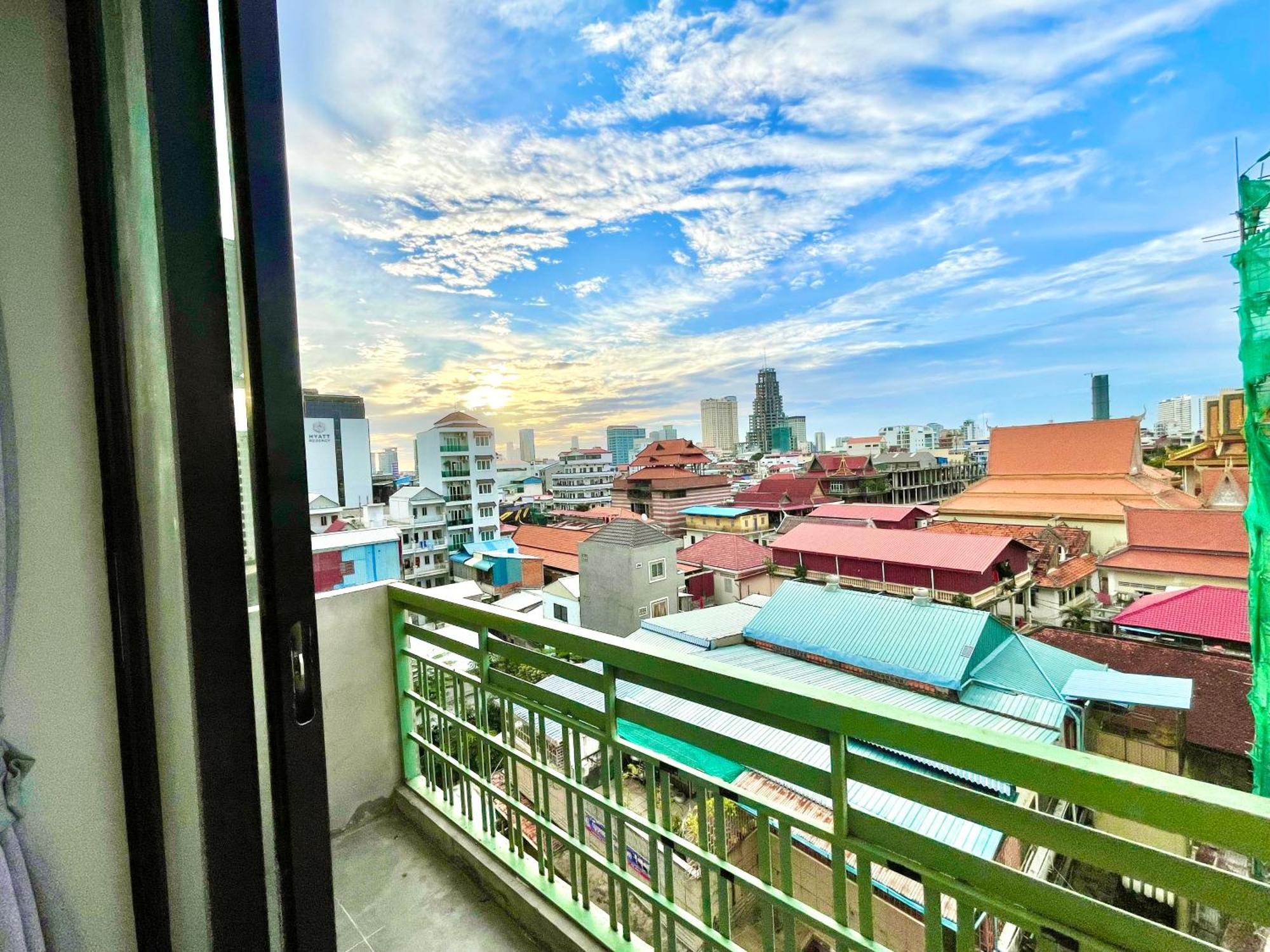 RS III Location Hostel Phnom Penh Exterior foto